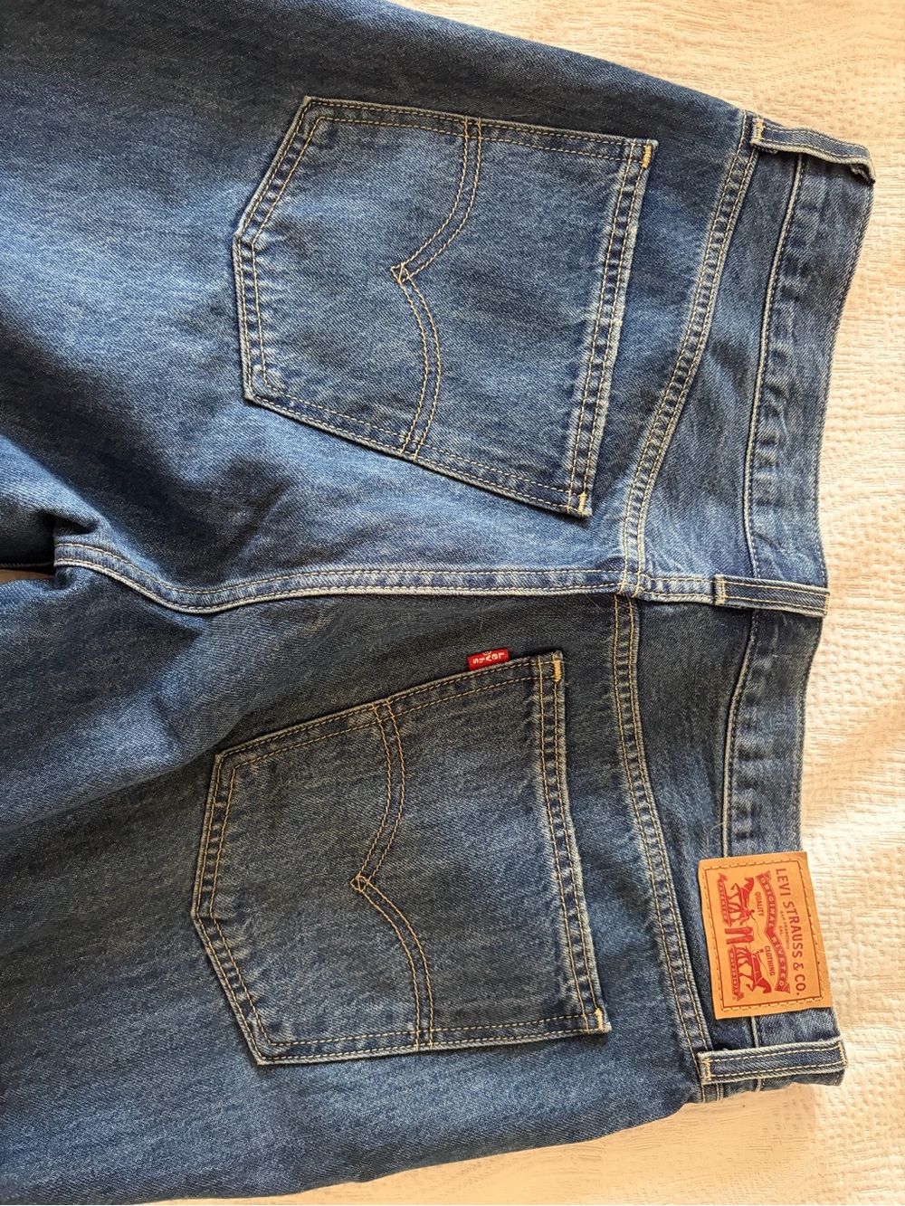 Levi's Women's Straight Leg Jeans in Medium Blue Denim - Picture 6 of 7
